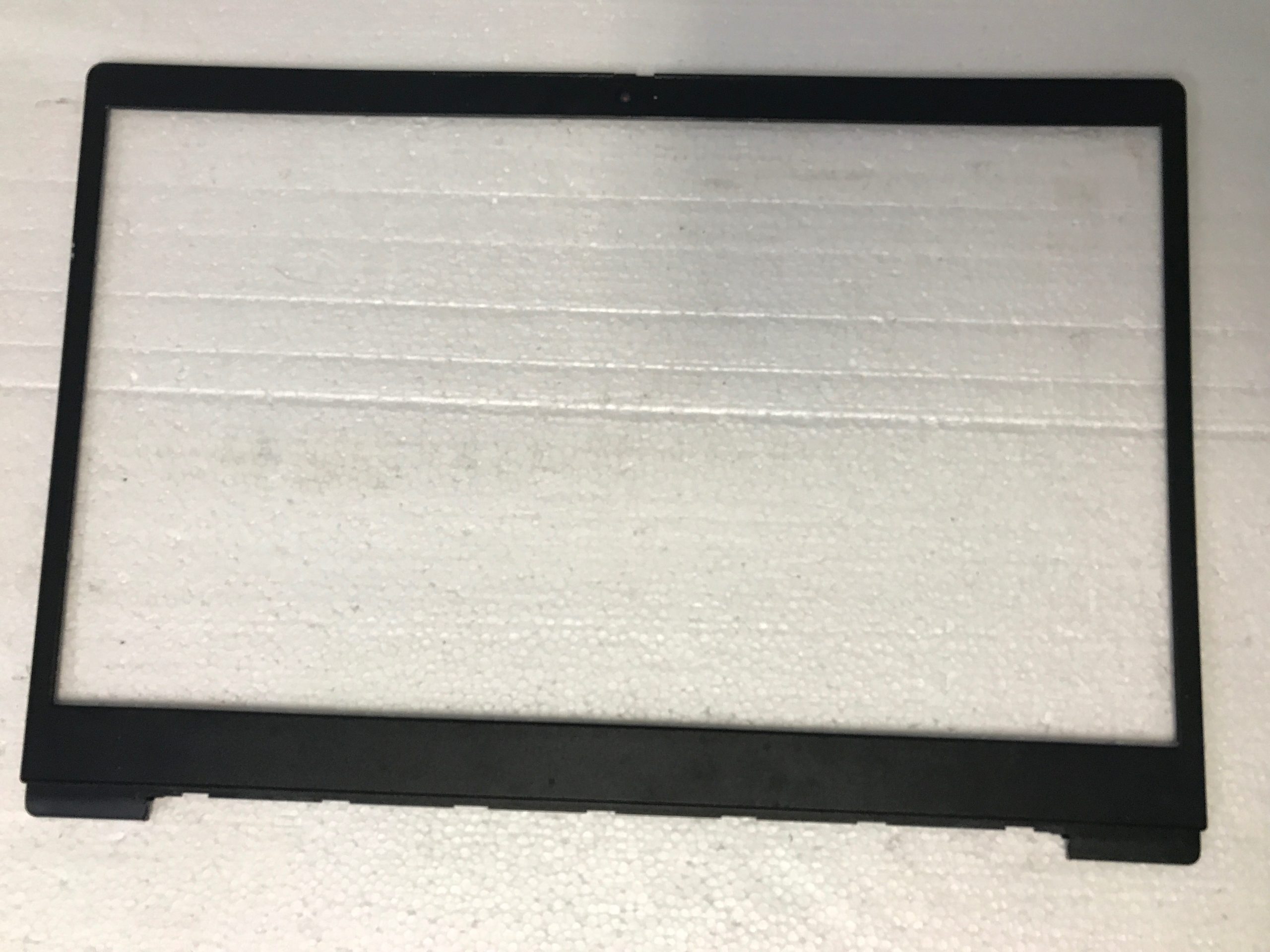 Lenovo IdeaPad 3-15IIL05 LCD Bezel 5B30S18946 product photo 1