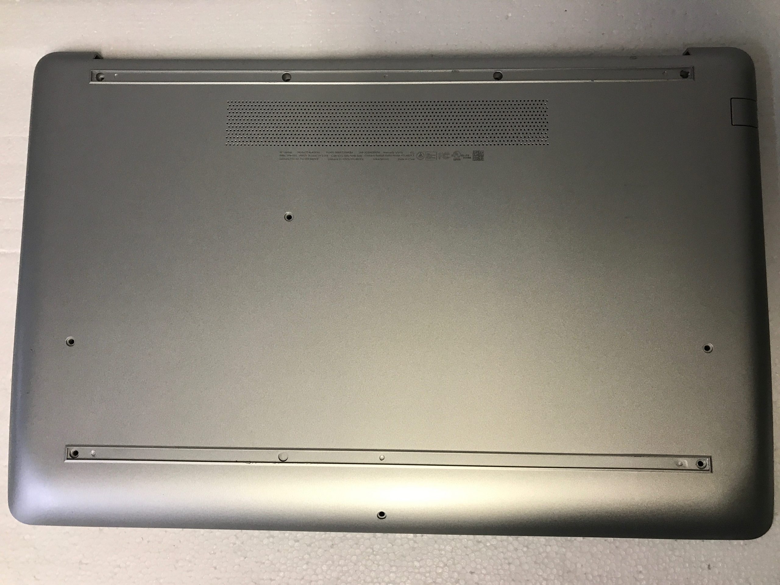 HP Notebook 17-by4xxx bottom base case cover enclosure L92773-001 product photo 1
