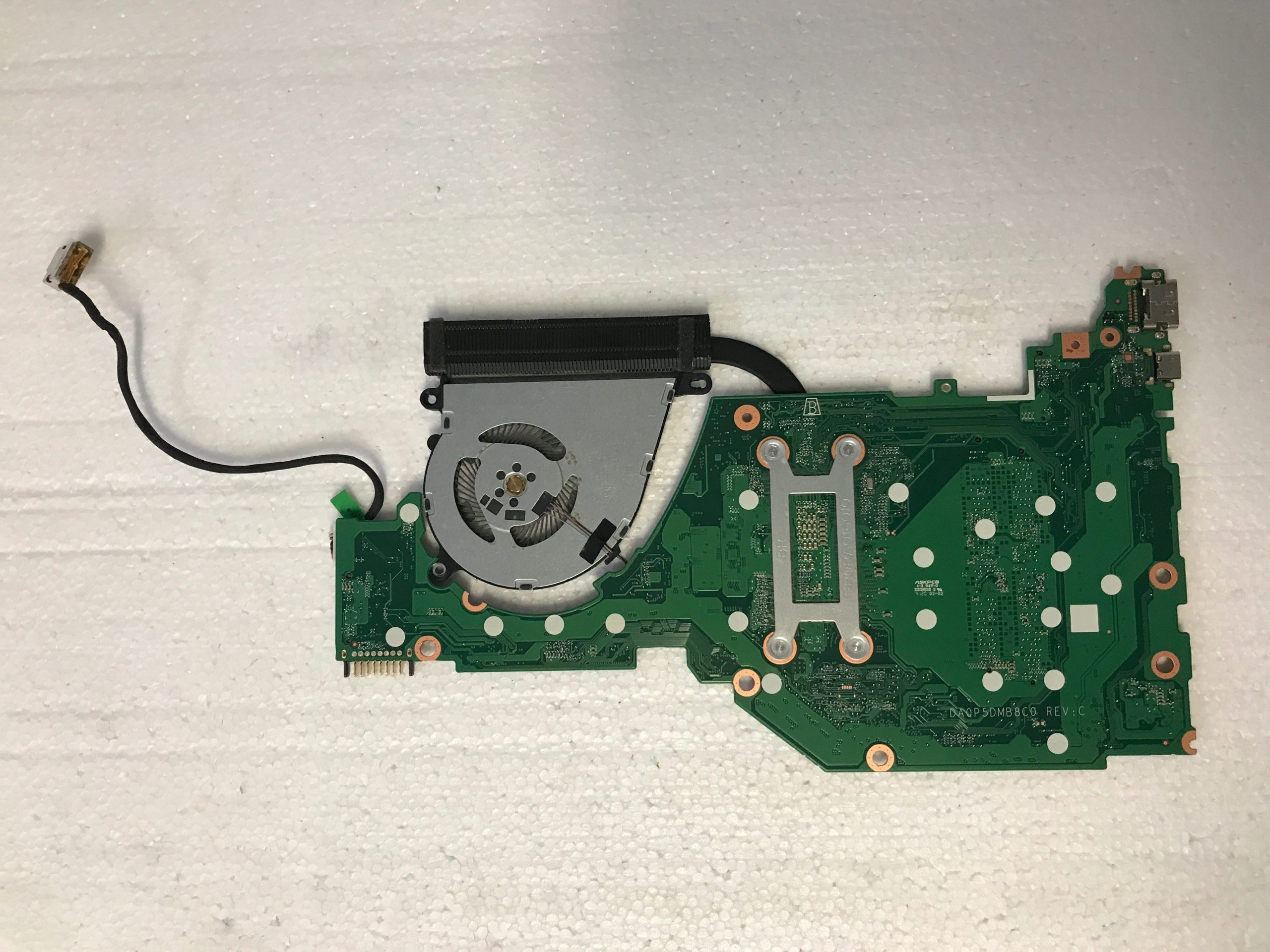 HP Notebook 15-dy1043dx Motherboard i5-1035G1 L71756-001 product photo 2