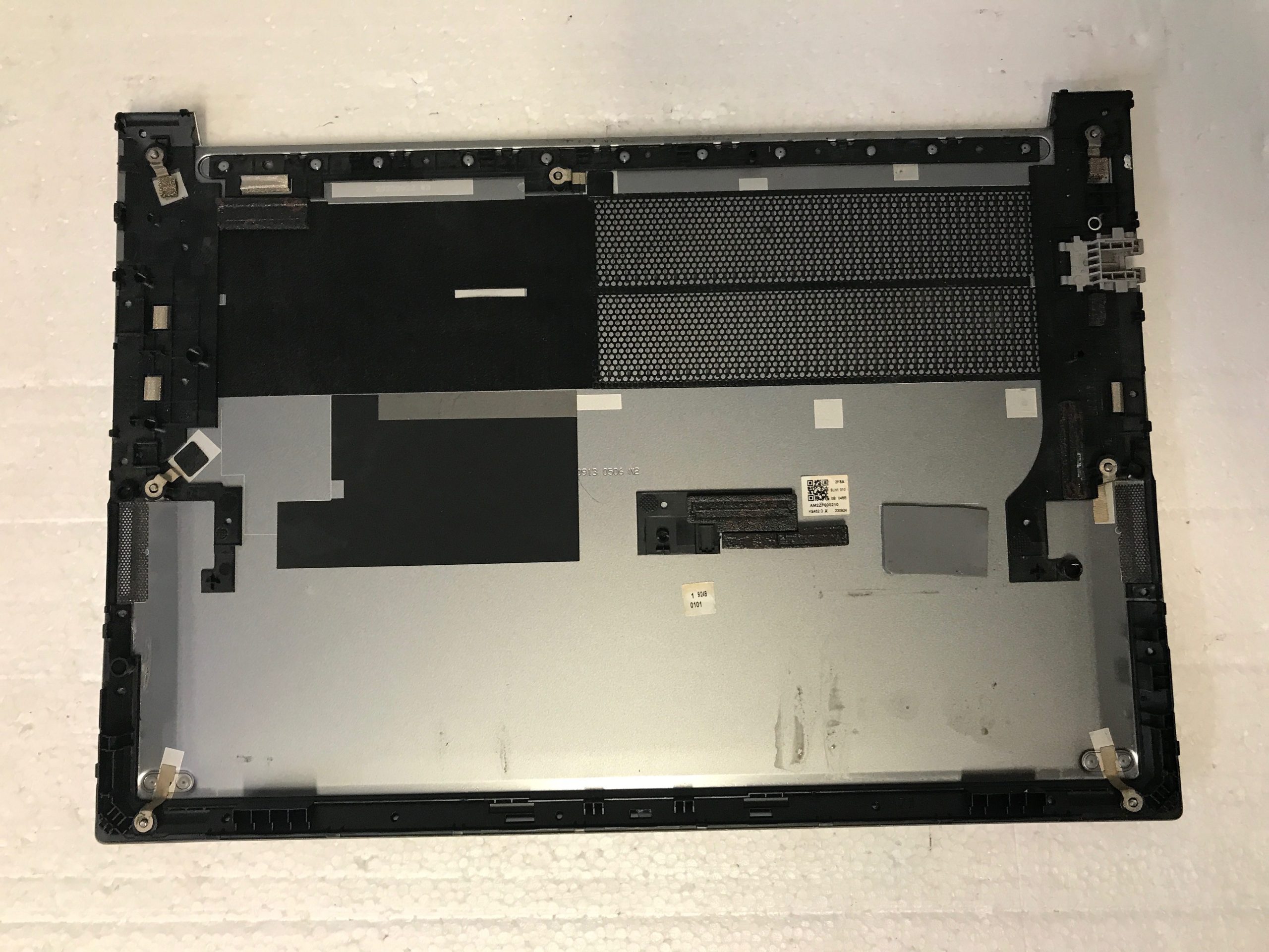 Lenovo ThinkPad E14 Gen 5 bottom base case cover enclosure 5CB1M21469 product photo 2