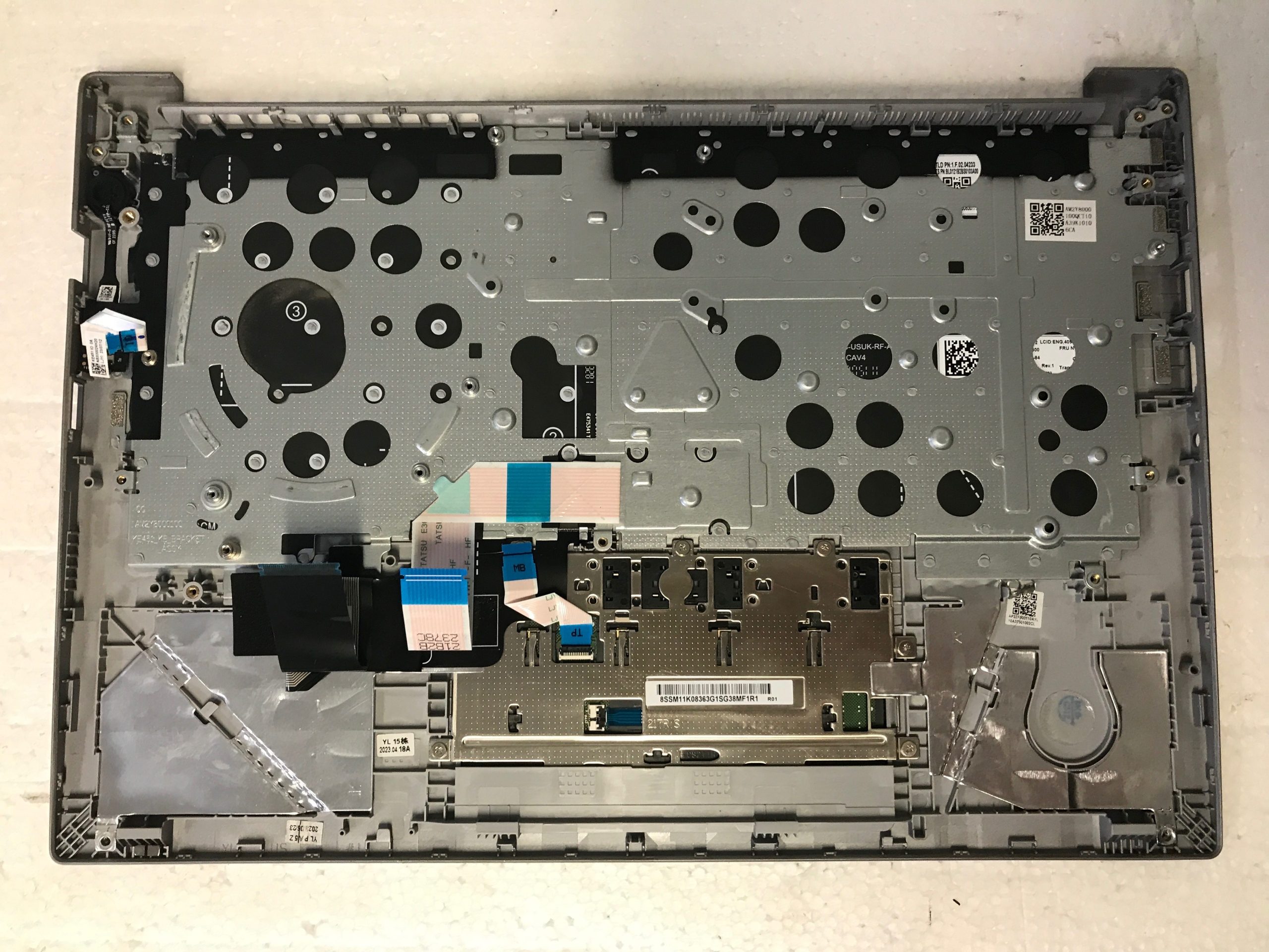 Lenovo ThinkPad E14 Gen 5 palmrest touch pad keyboard 5M11L92650 product photo 2